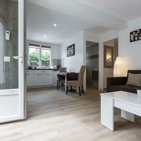 Apartment Sleep In City Center