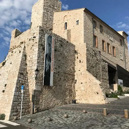 Sleep In City Center Apartamento Antibes