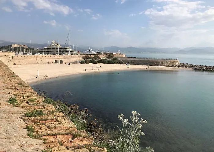 Sleep In City Center * Antibes