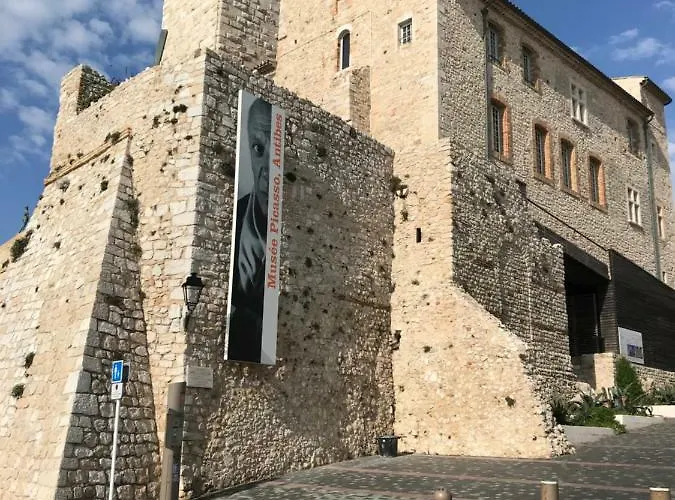 Sleep In City Center Apartment Antibes