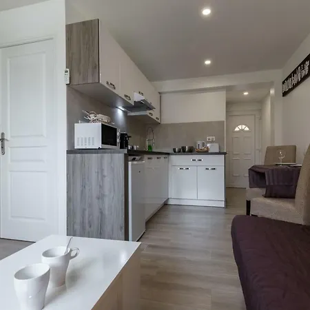 Apartment Sleep In City Center Antibes