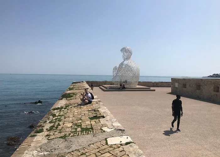 Sleep In City Center *